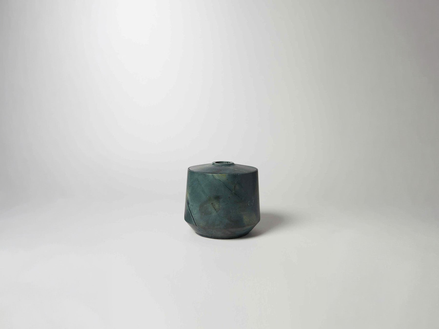 Urn 8