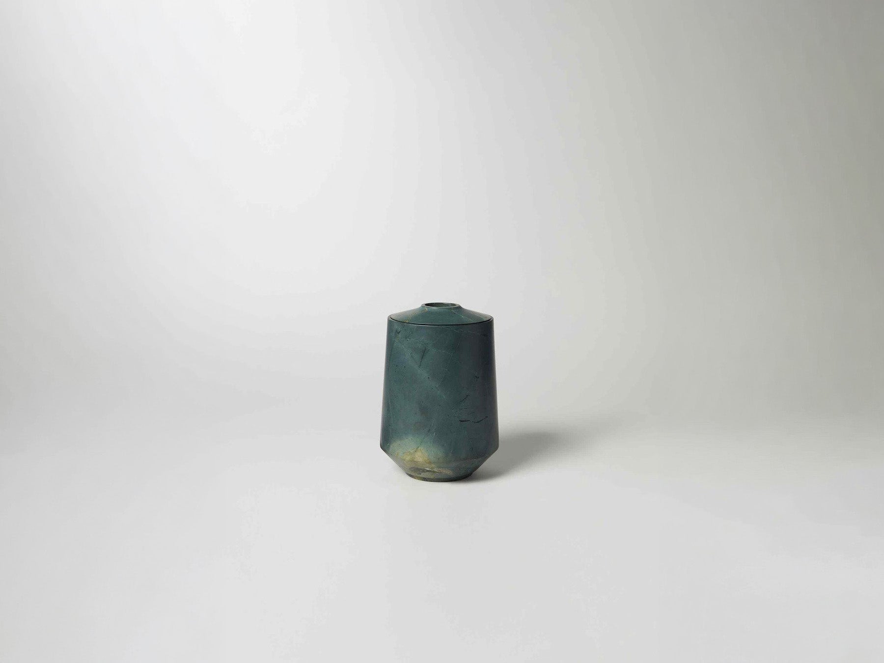 Urn 9