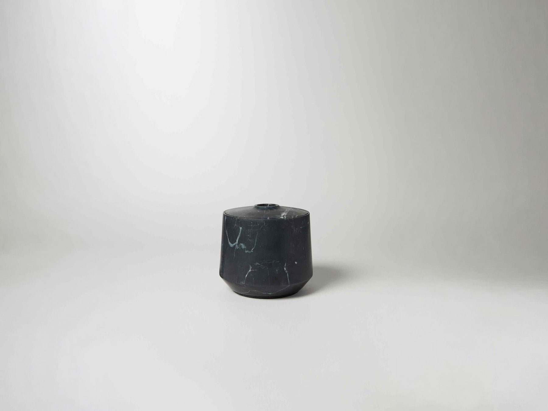 Urn 8