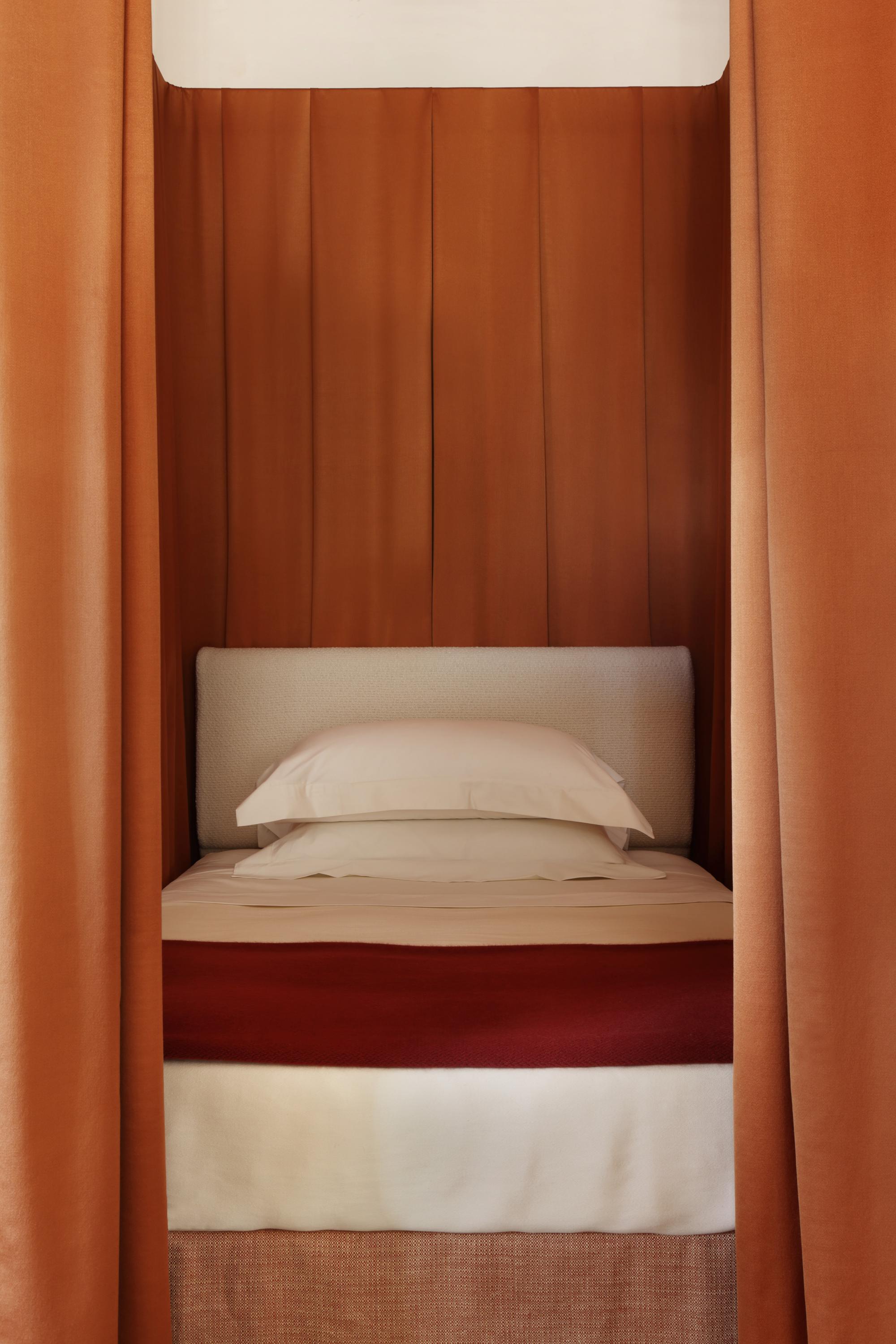 Suspension Bed Canopy