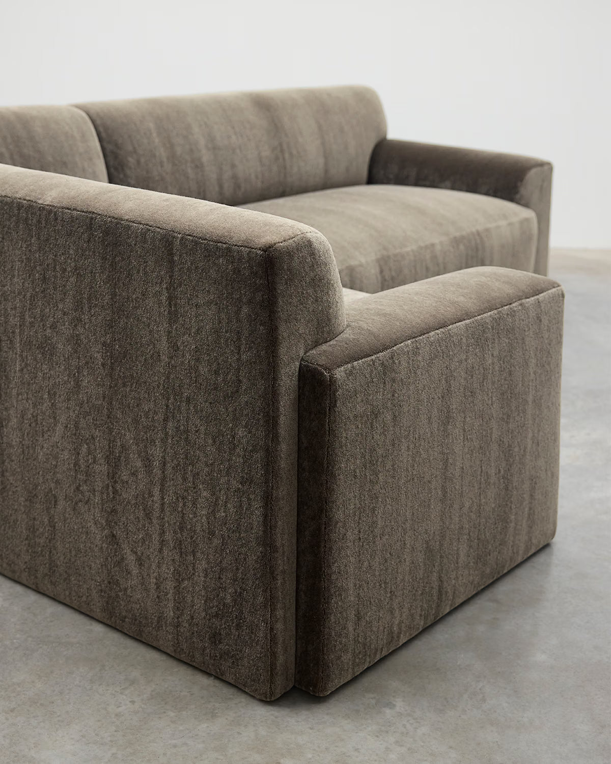 Pylon Sectional