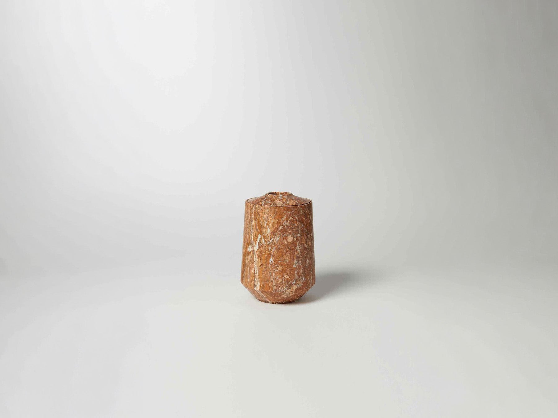 Urn 9