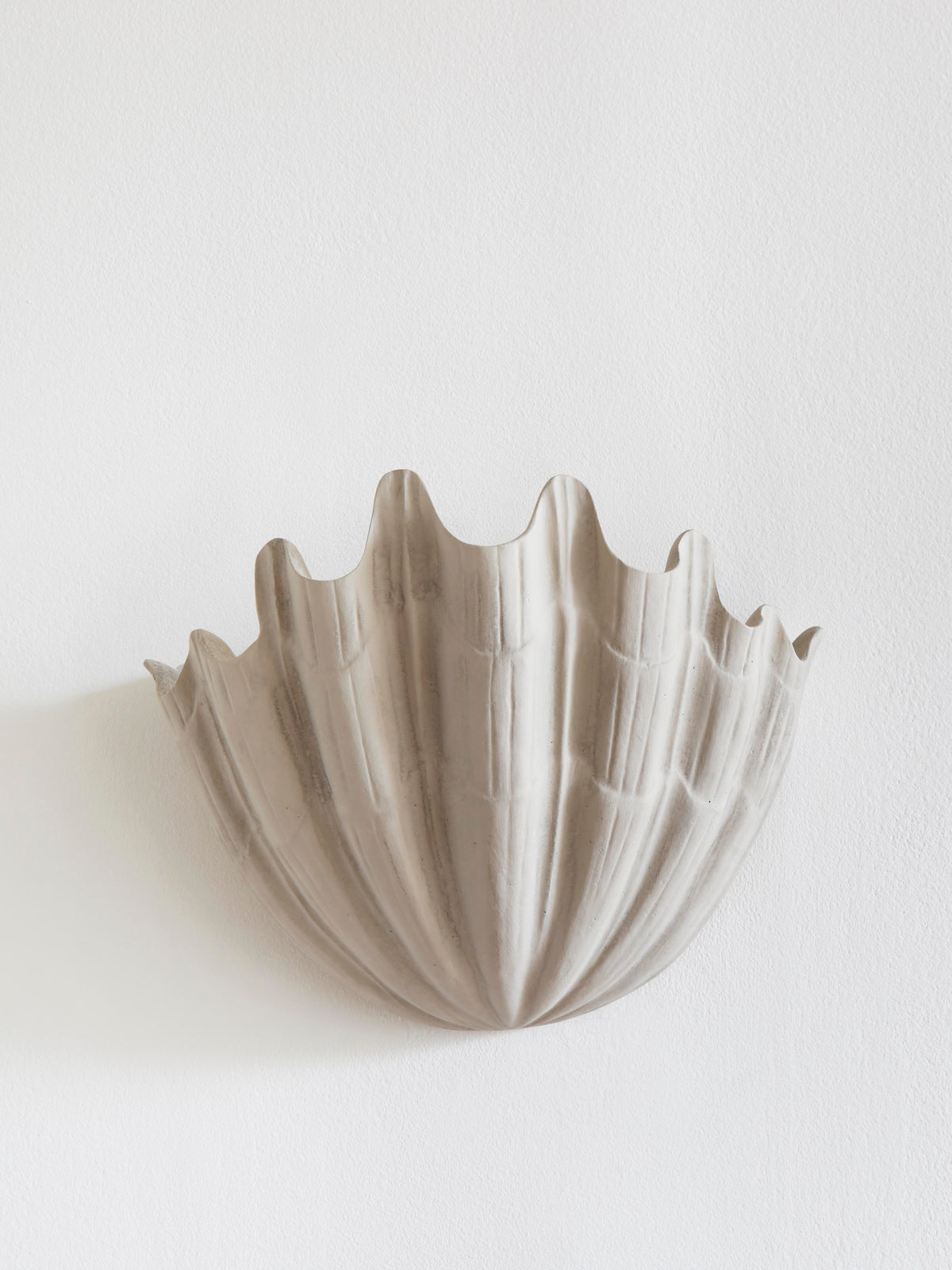 PLASTER SHELL UPLIGHTER