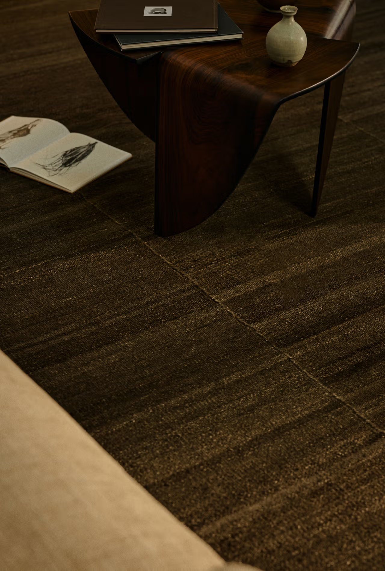 Selva in Walnut