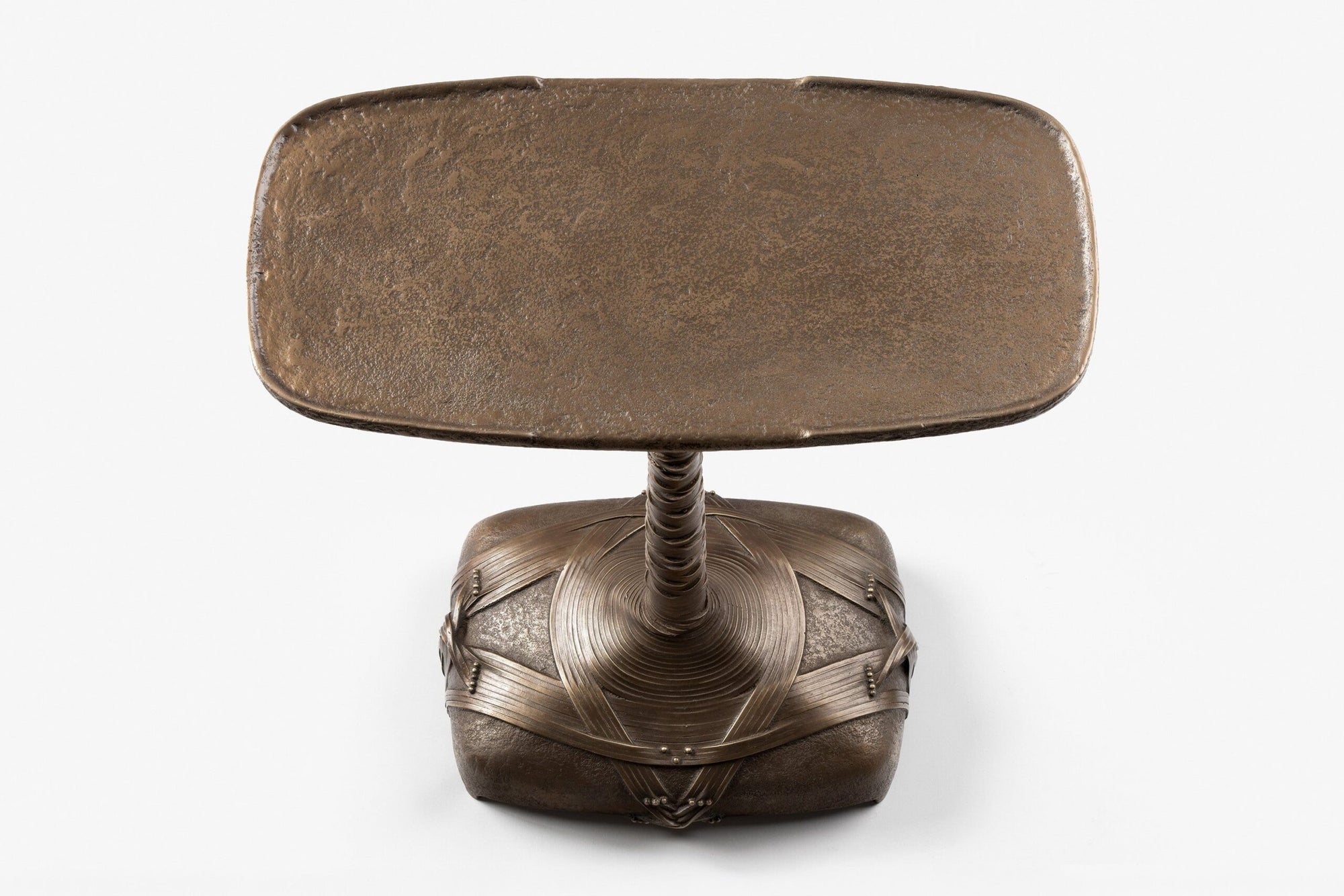 Amarra Spot Table