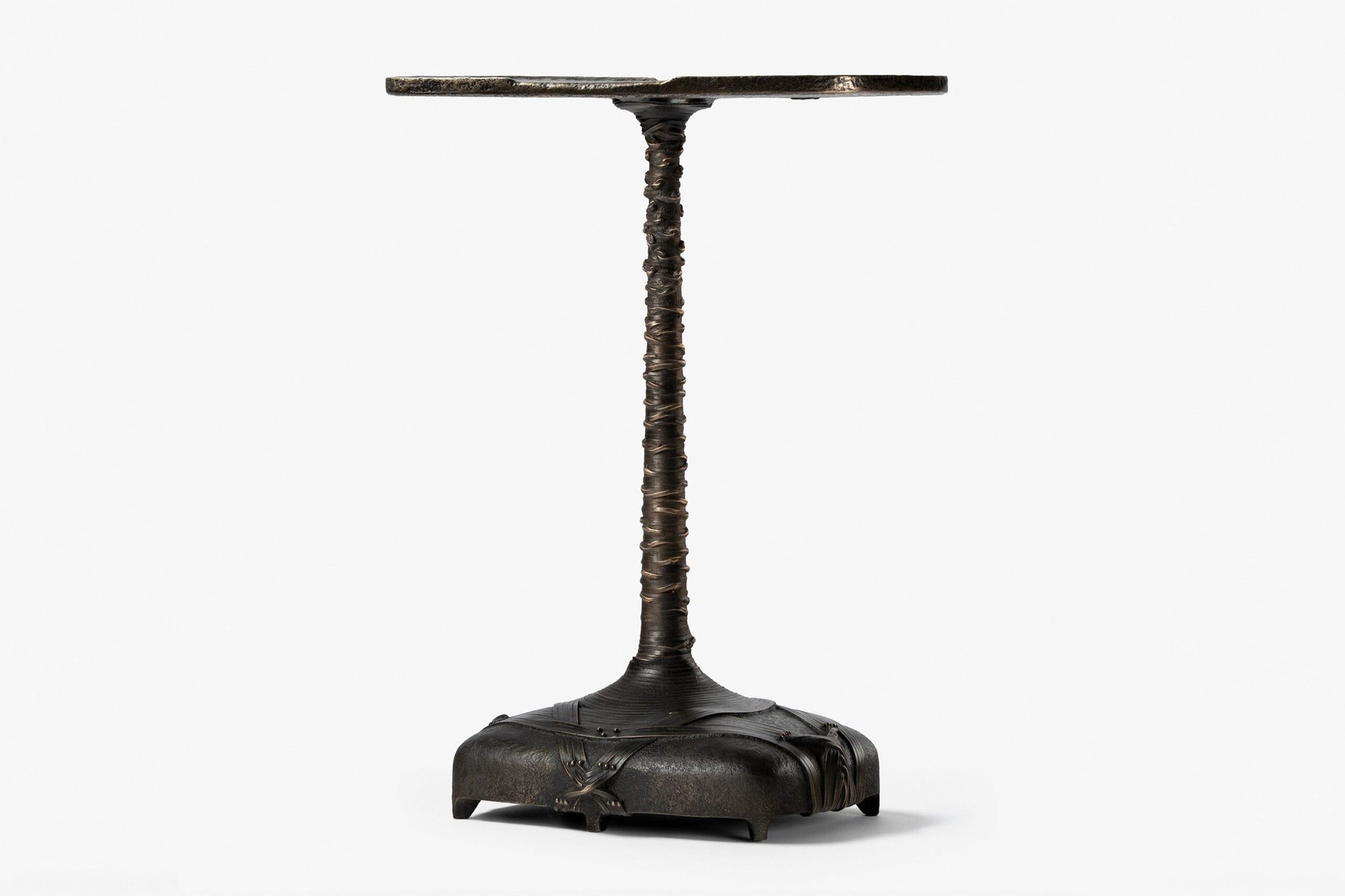 Amarra Spot Table