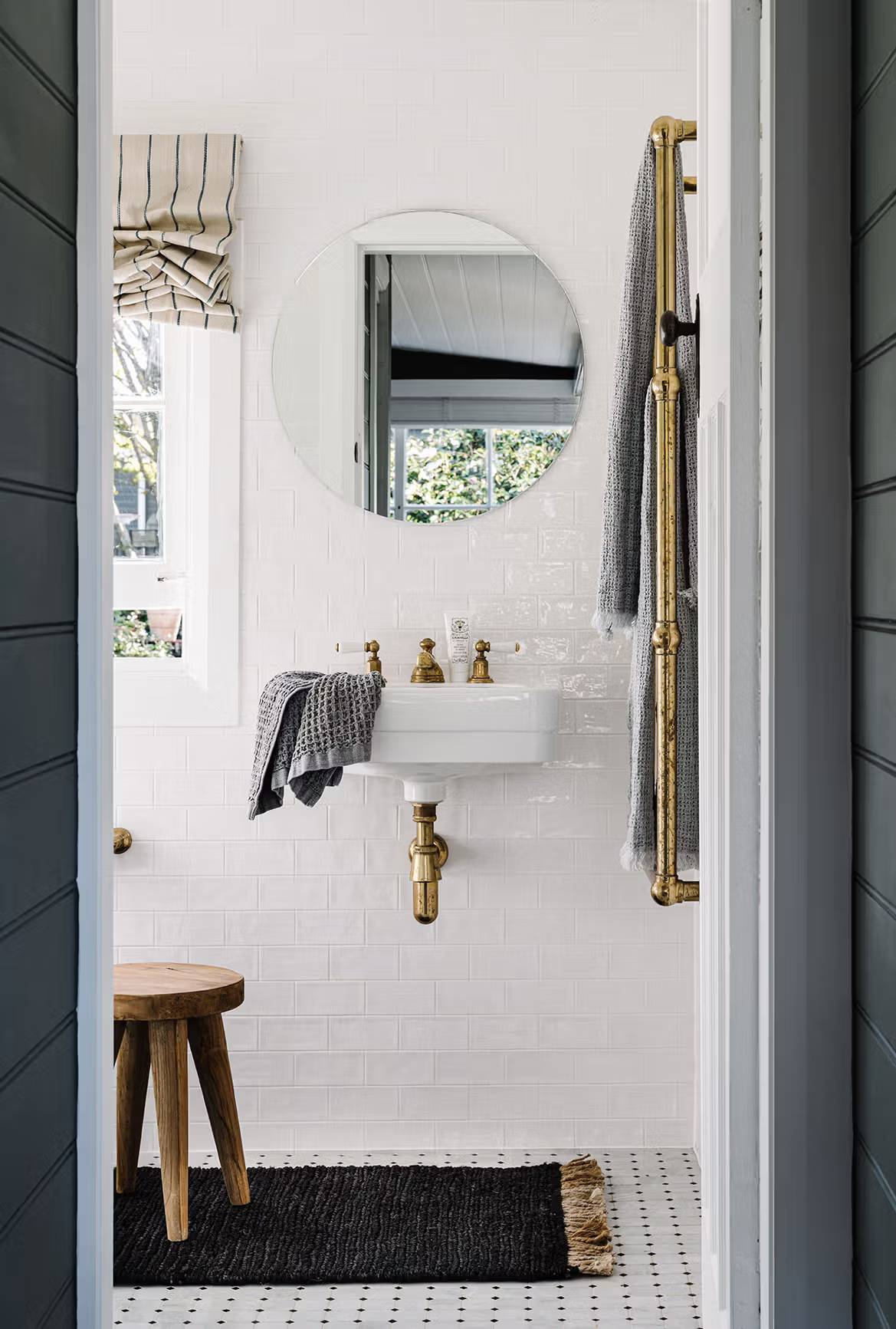 Sahara Nook in Charcoal