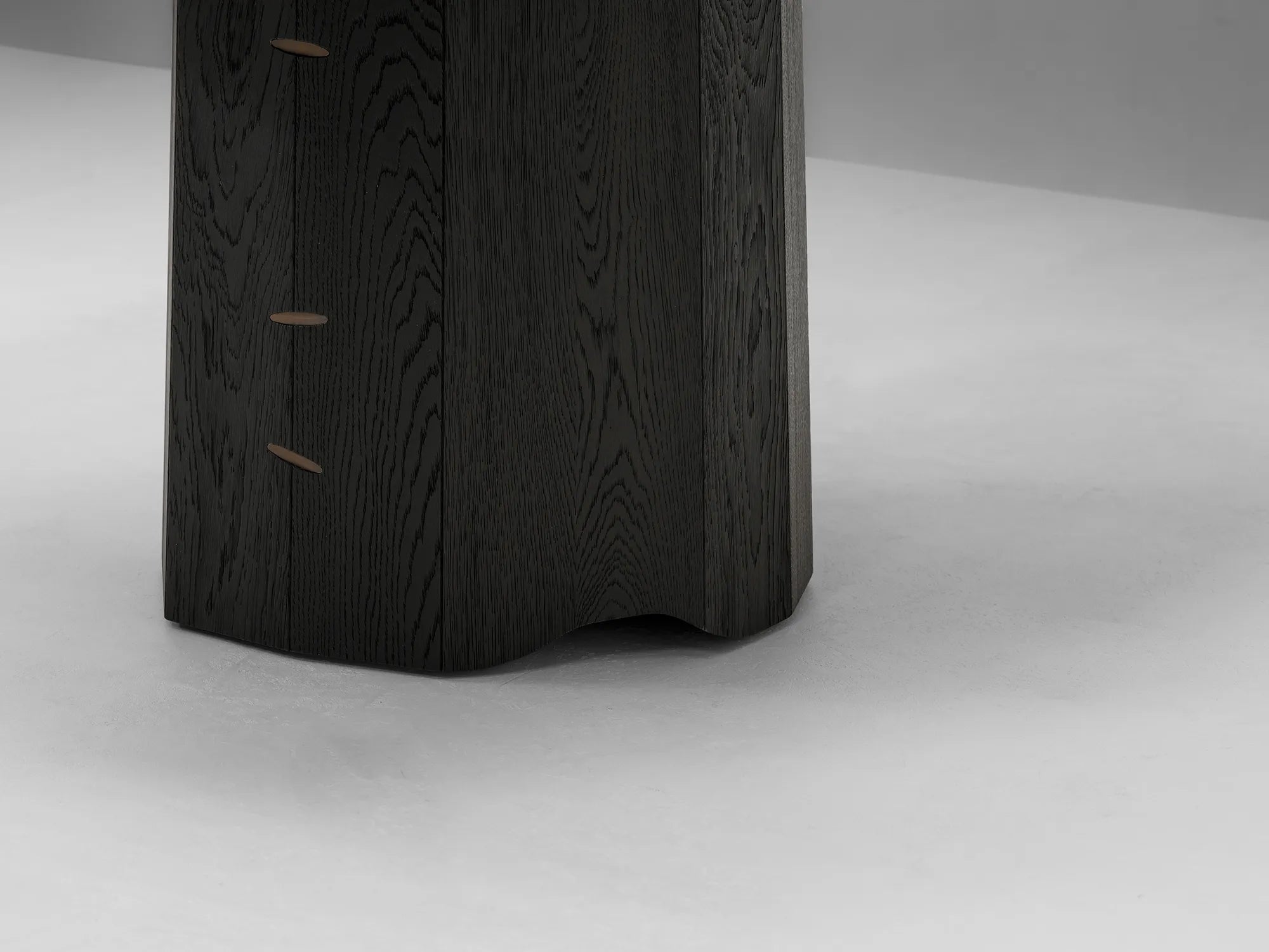 CAIRN DINING TABLE ONE