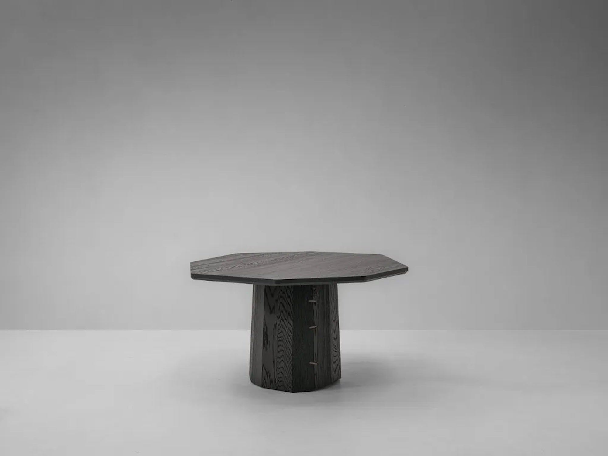 CAIRN DINING TABLE ONE