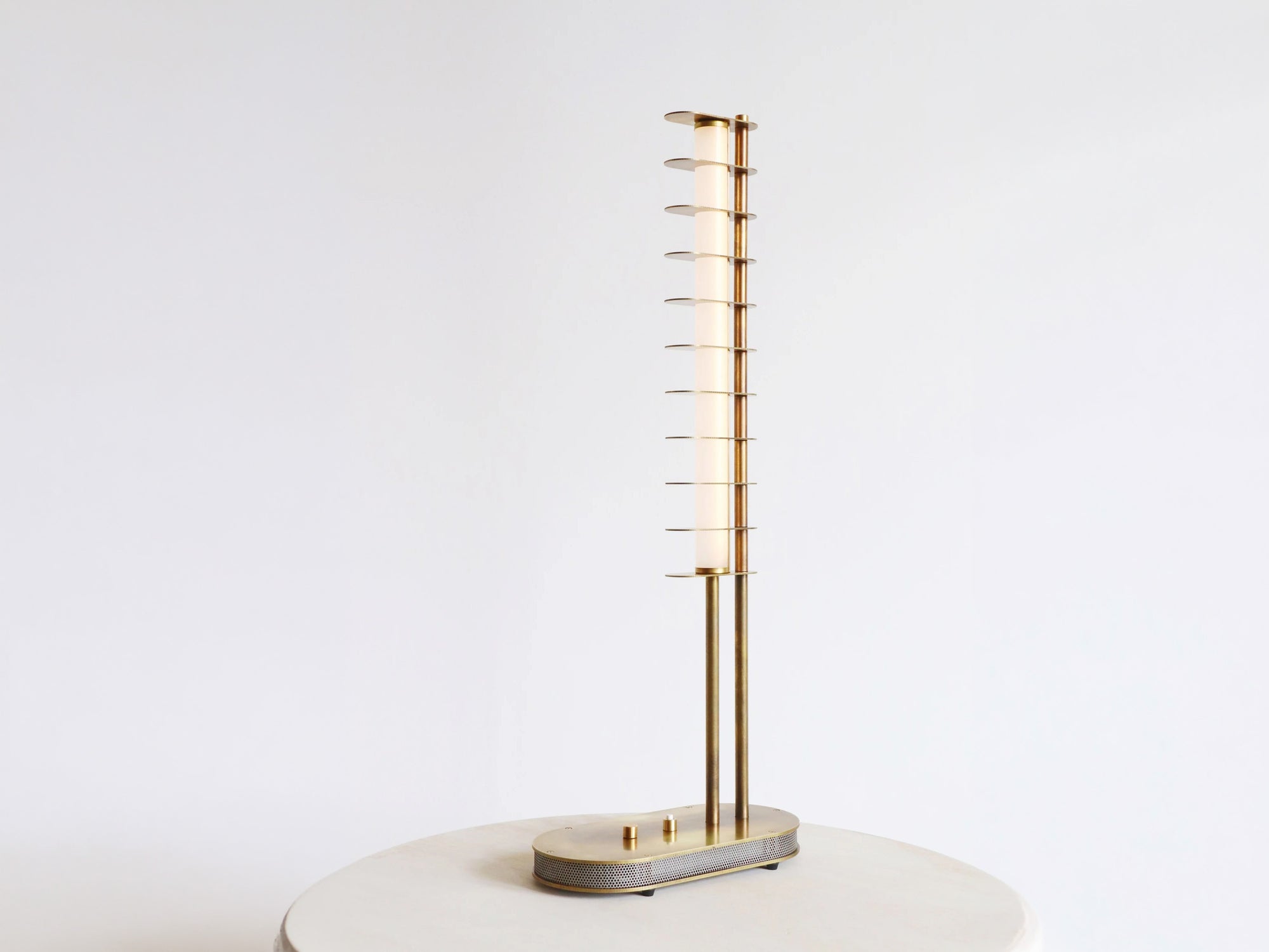 DISTANCE TABLE LAMP