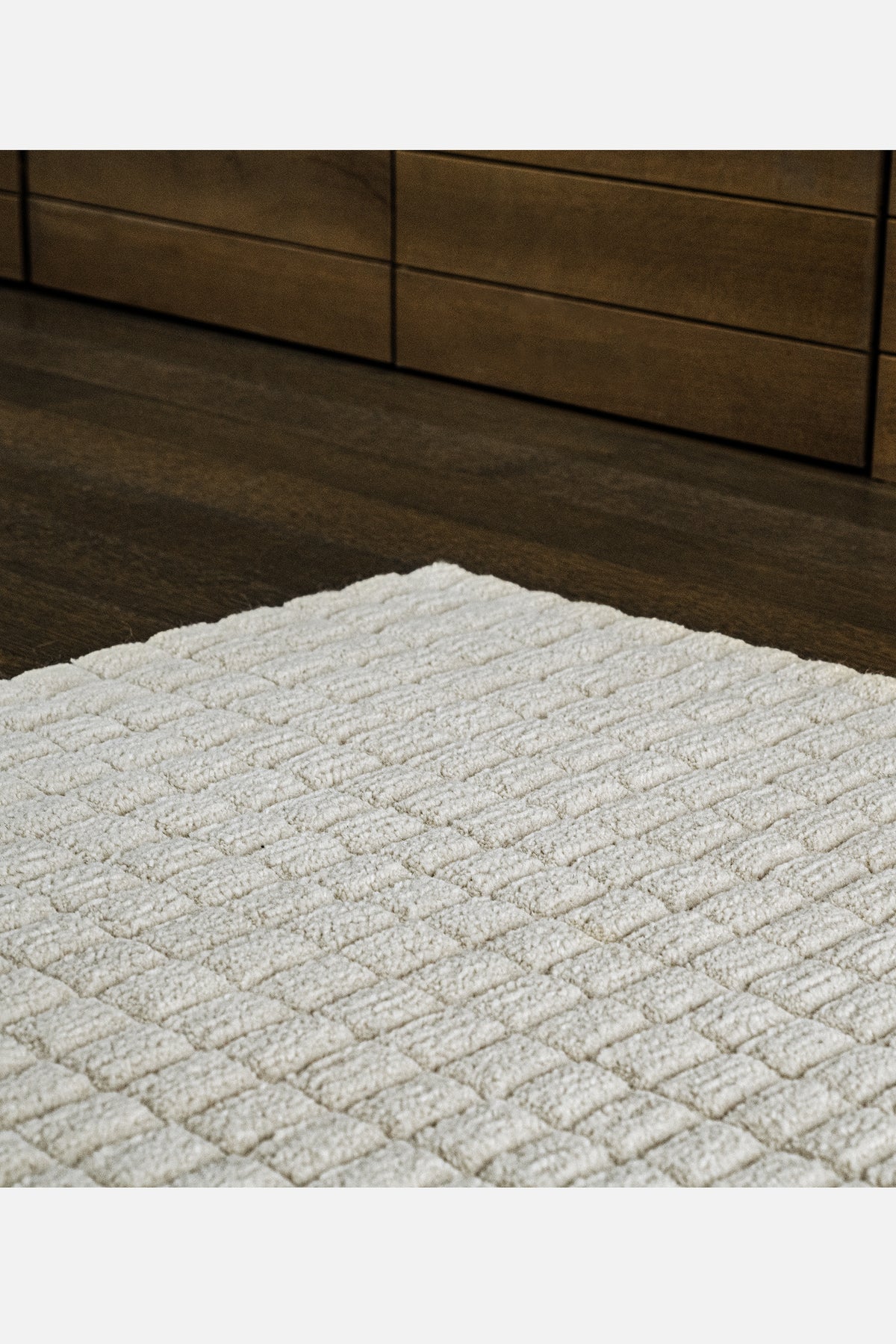 de Sitter in Natural White