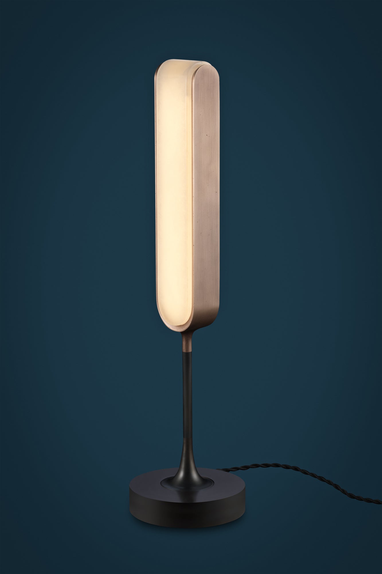 QUATRE CENT QUARANTE TABLE LAMP