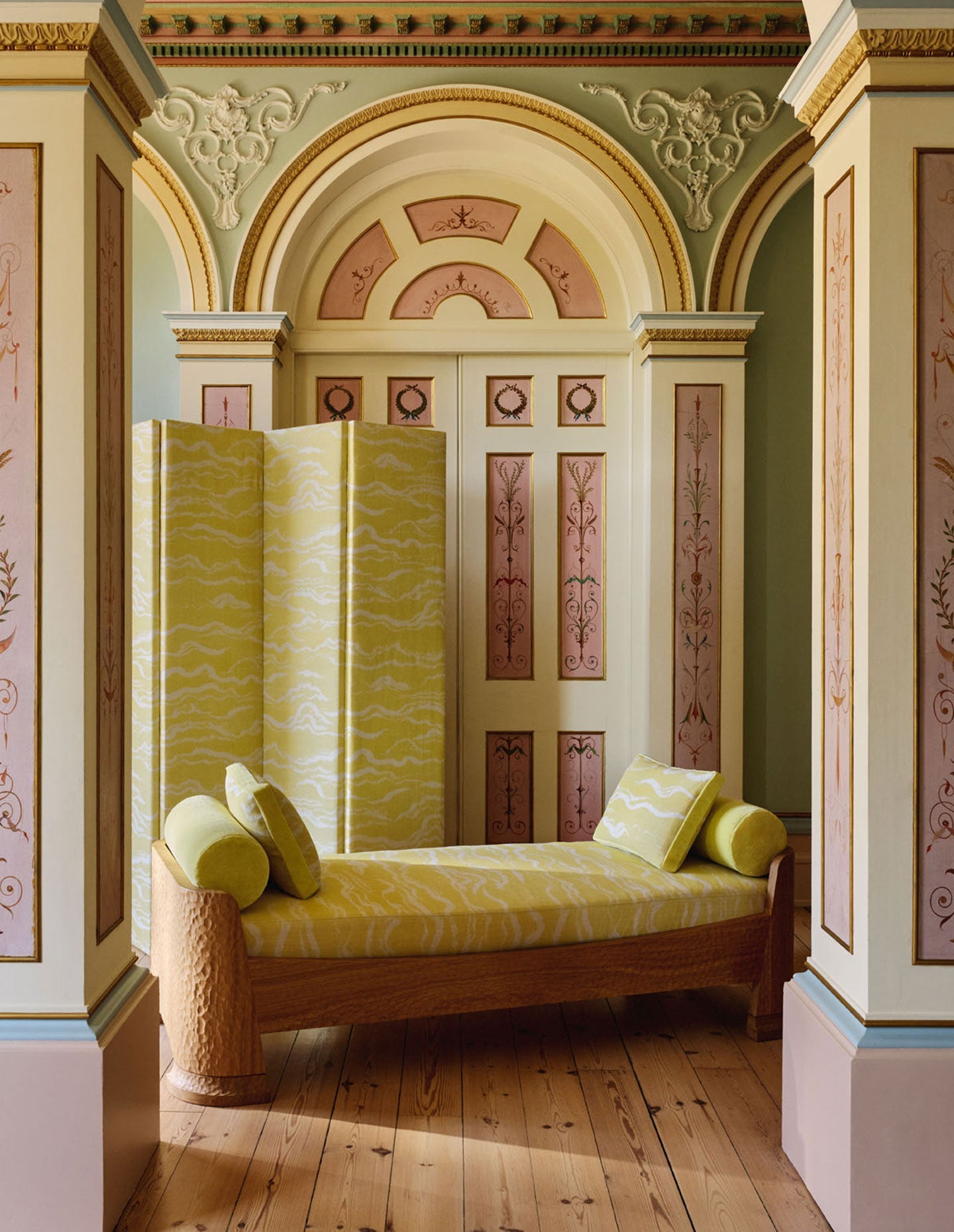 The Ellie Daybed