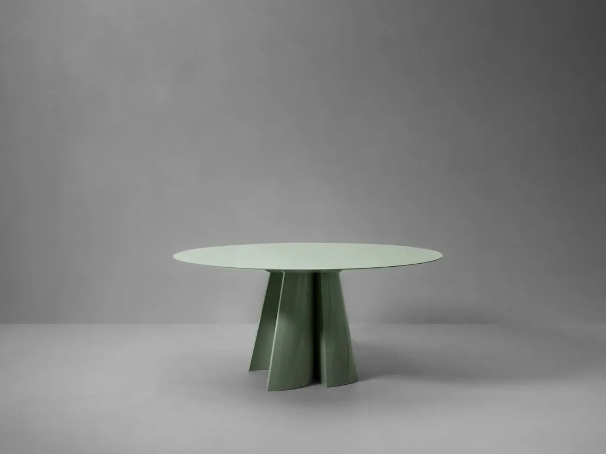 GOT DINING TABLE ROUND