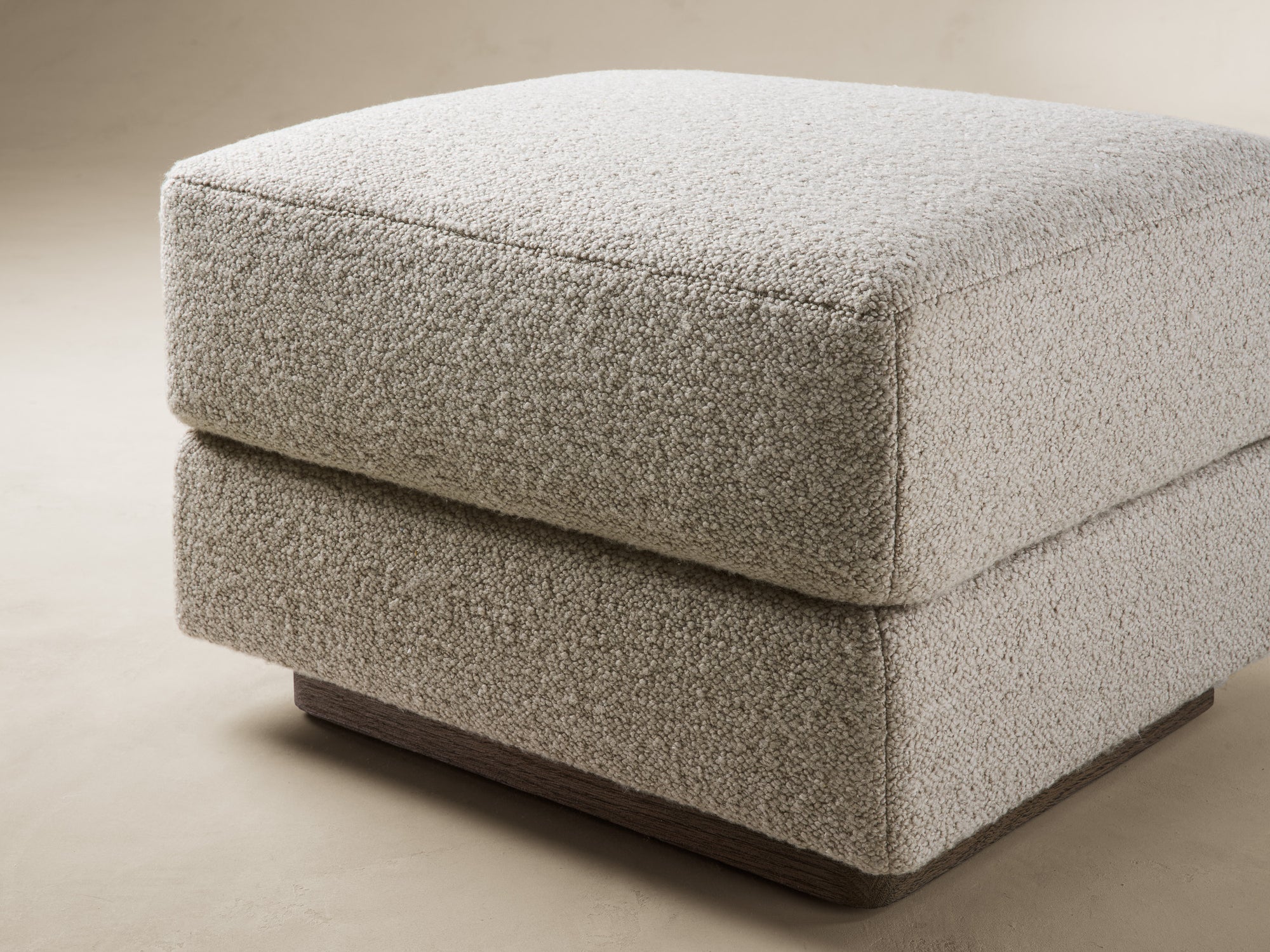 CAMPAU LOUNGE CHAIR OTTOMAN