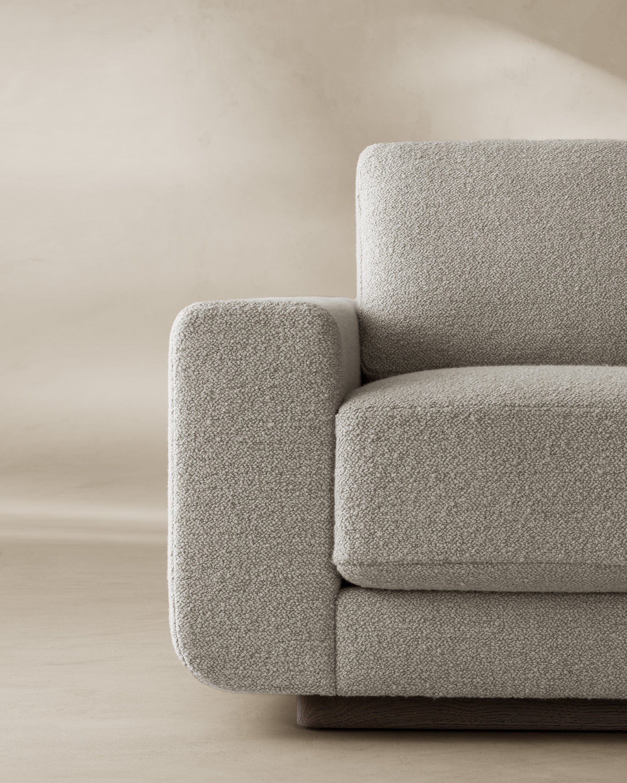 CAMPAU LOUNGE CHAIR