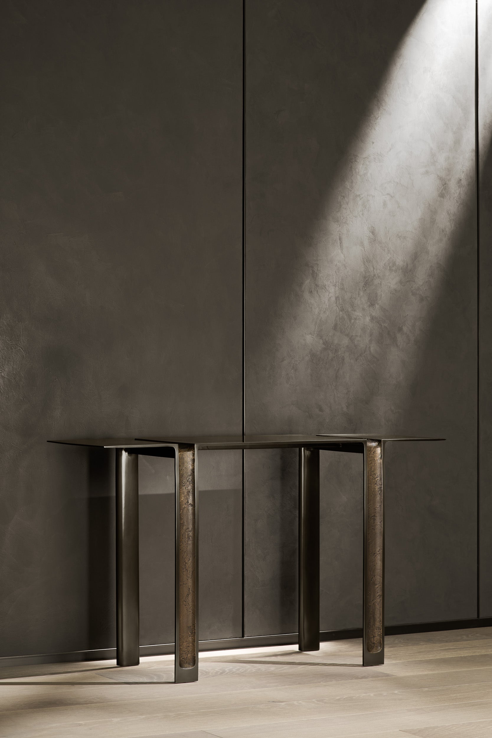 DUNMORE CONSOLE
