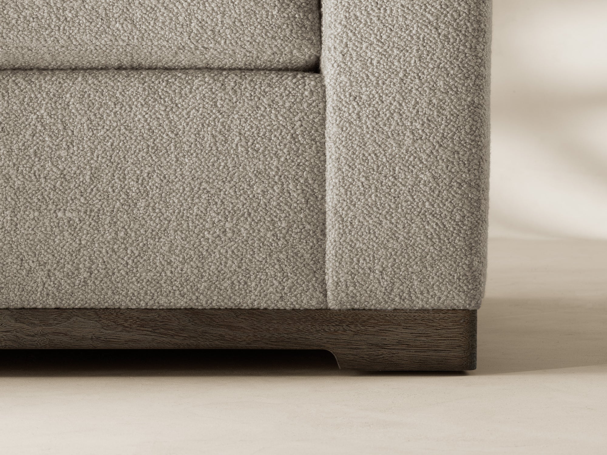 HUDSON LOUNGE CHAIR