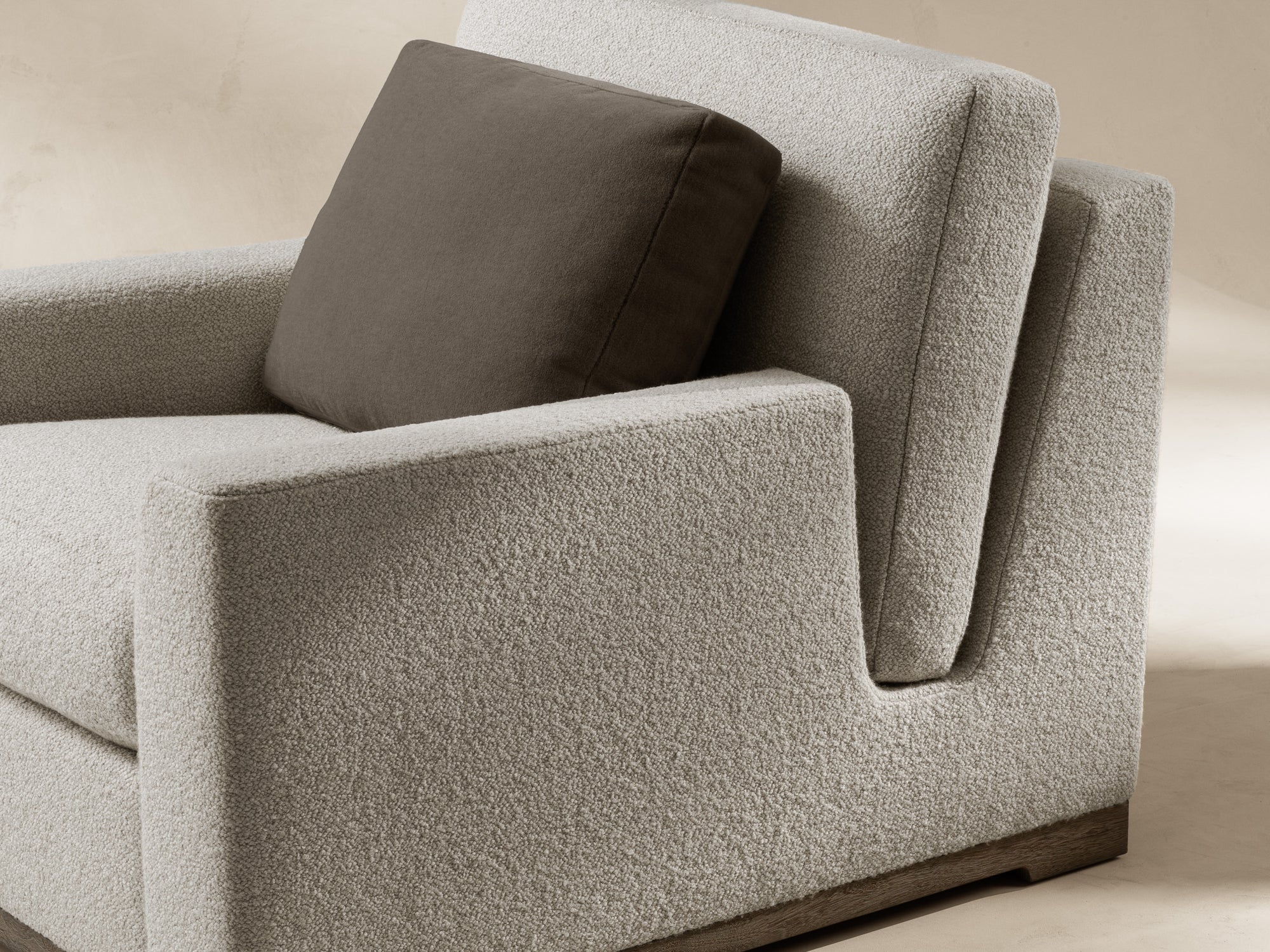 HUDSON LOUNGE CHAIR