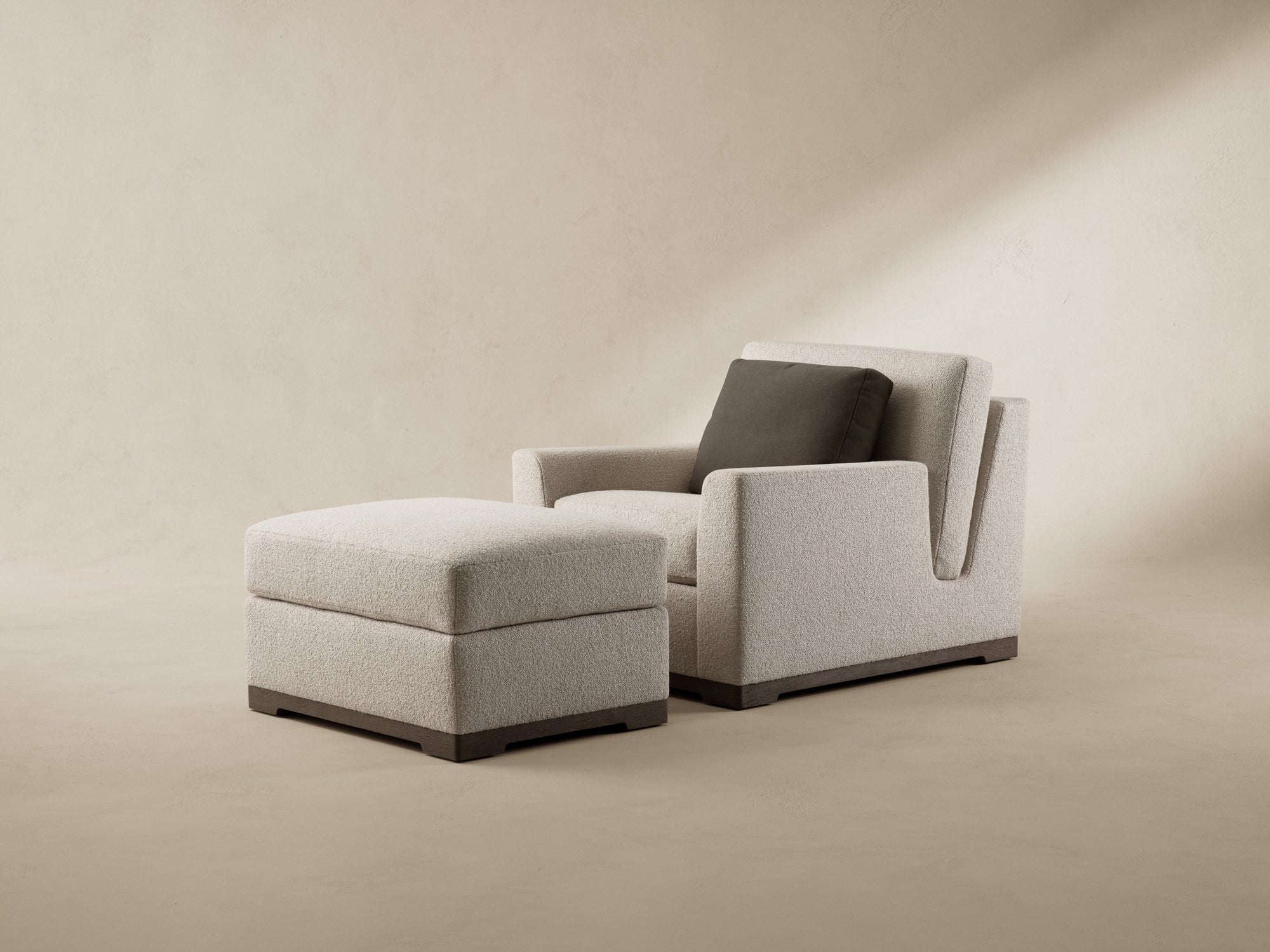 HUDSON LOUNGE CHAIR