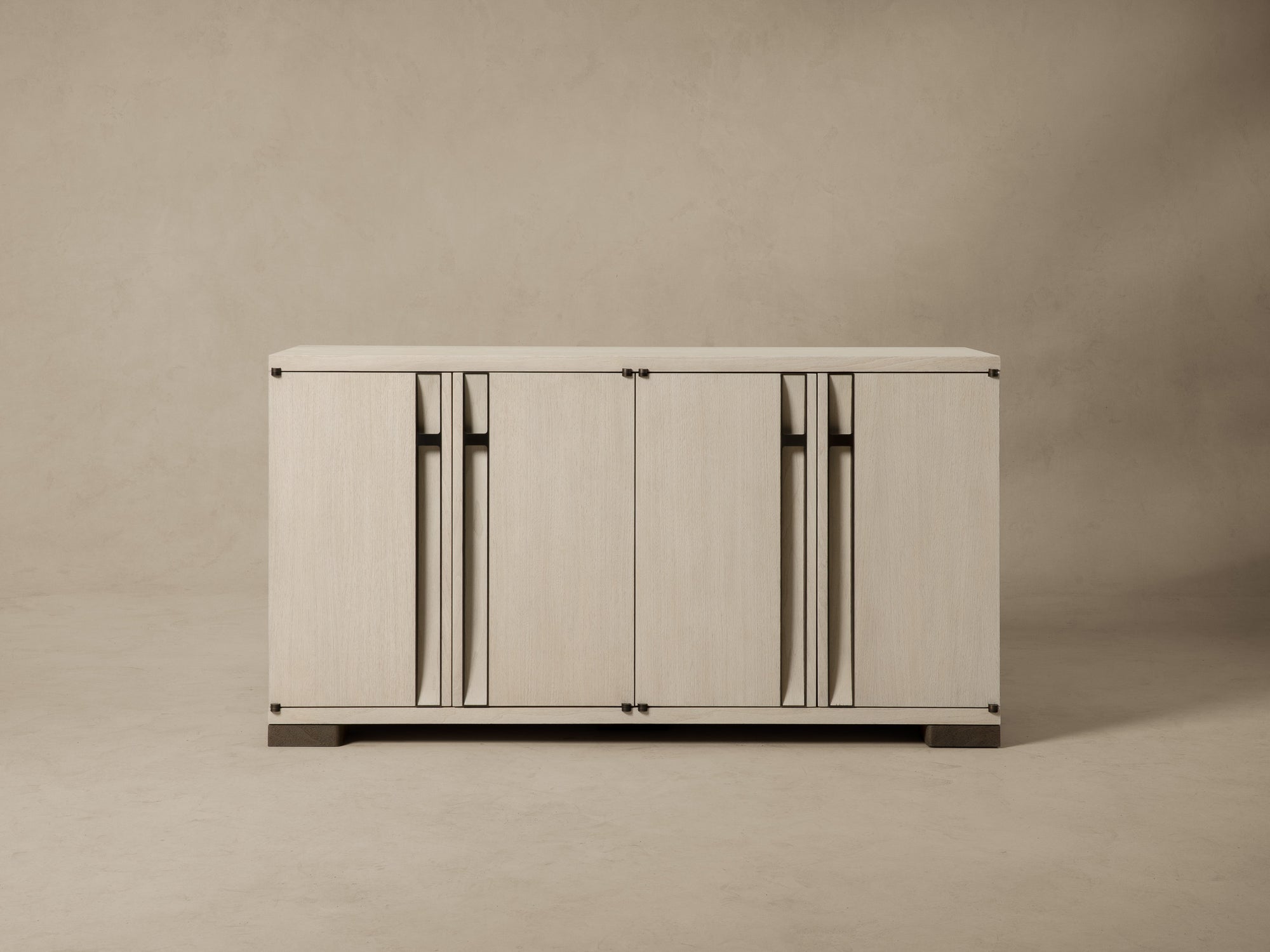 MANCHESTER CREDENZA