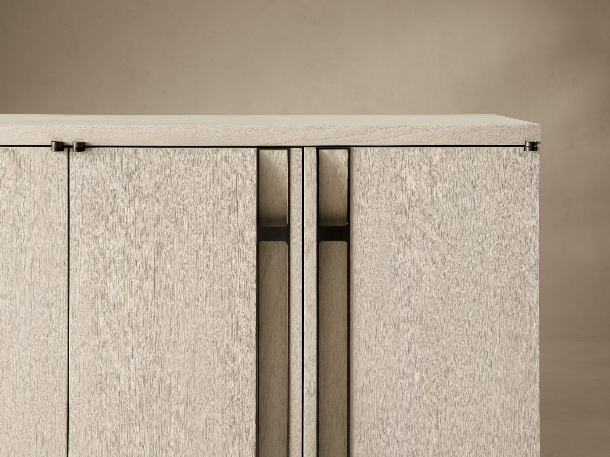MANCHESTER CREDENZA