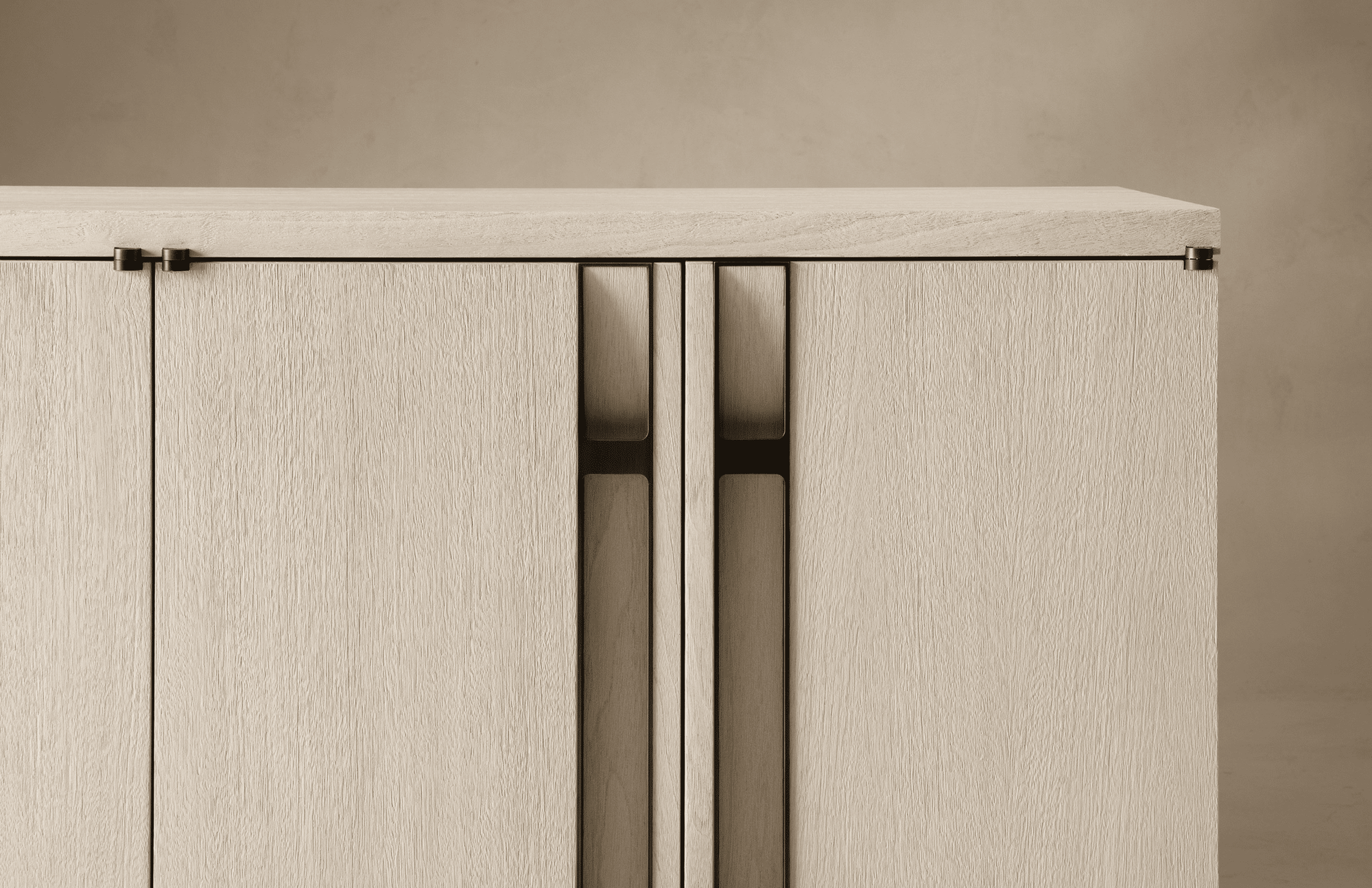 MANCHESTER CREDENZA