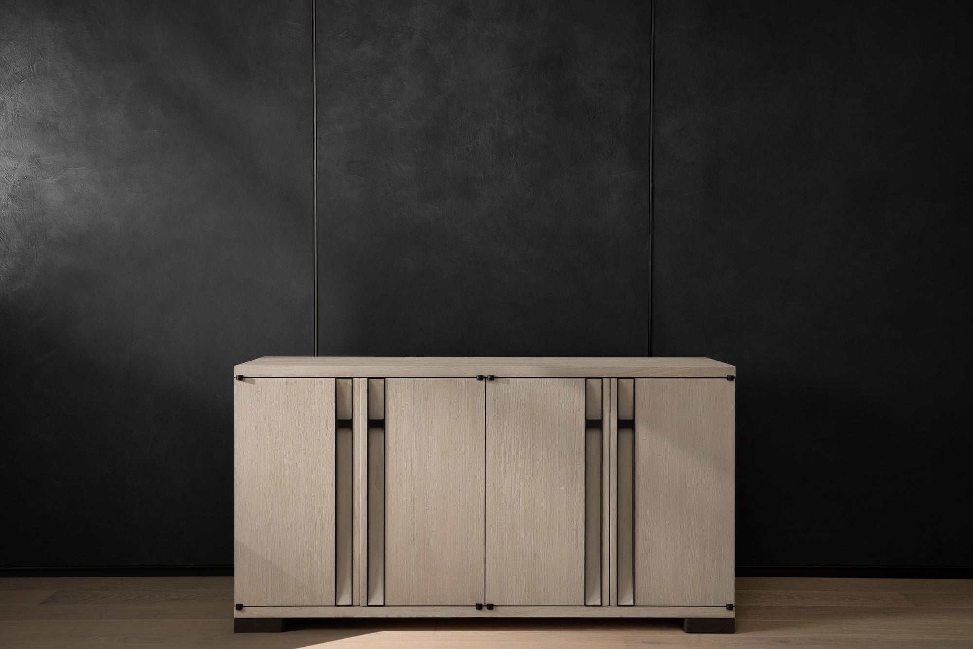 MANCHESTER CREDENZA