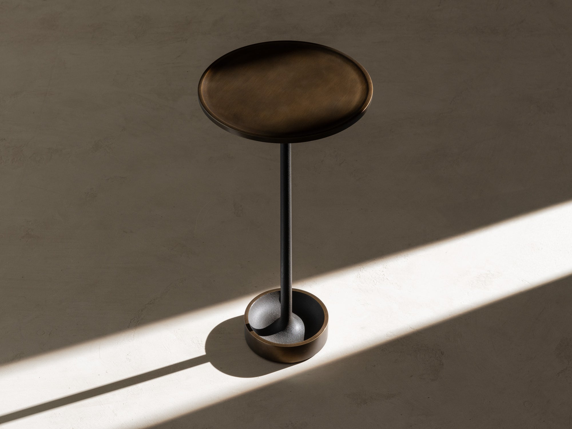 QUILL DRINK TABLE