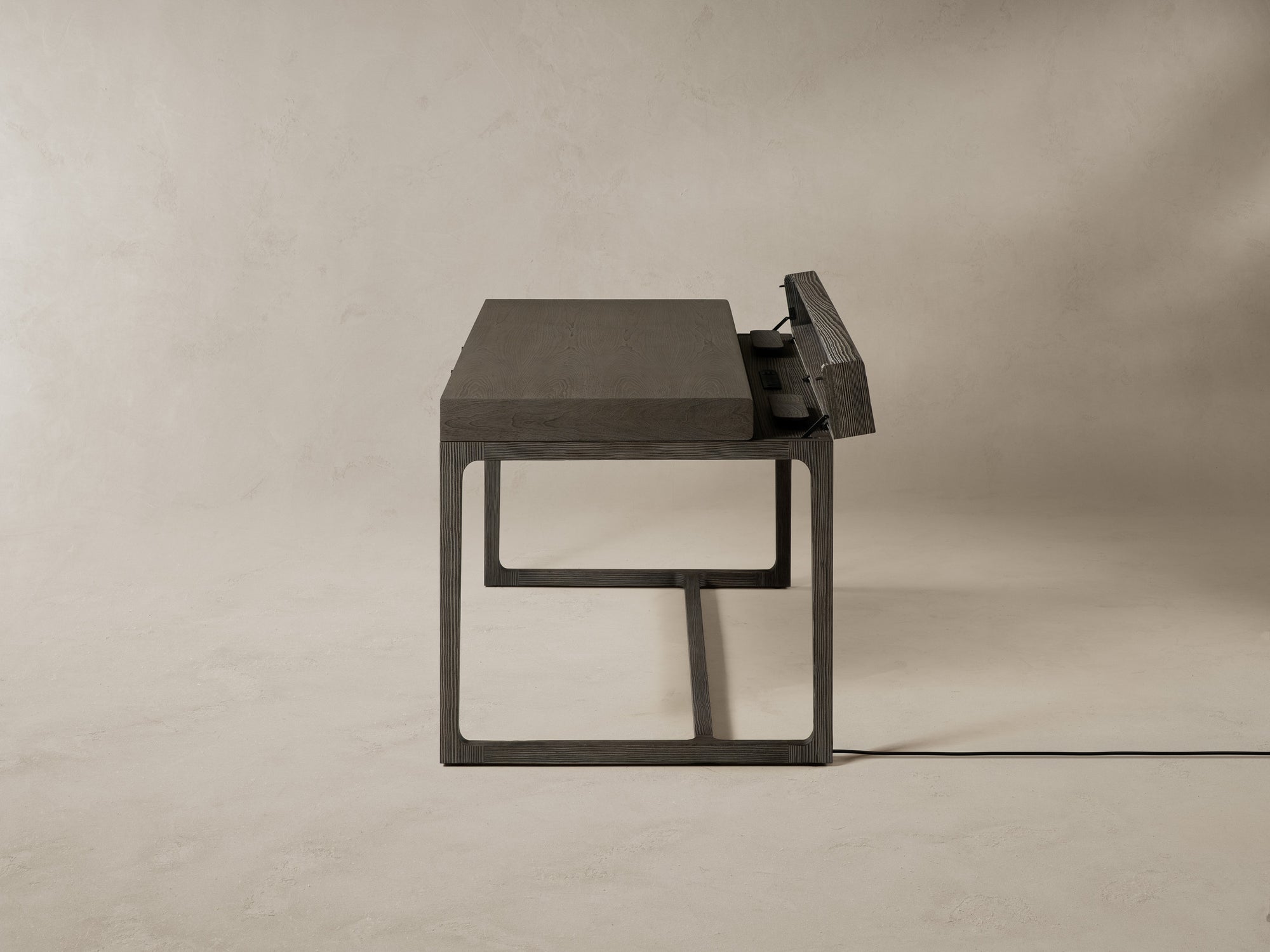 RANIER DESK