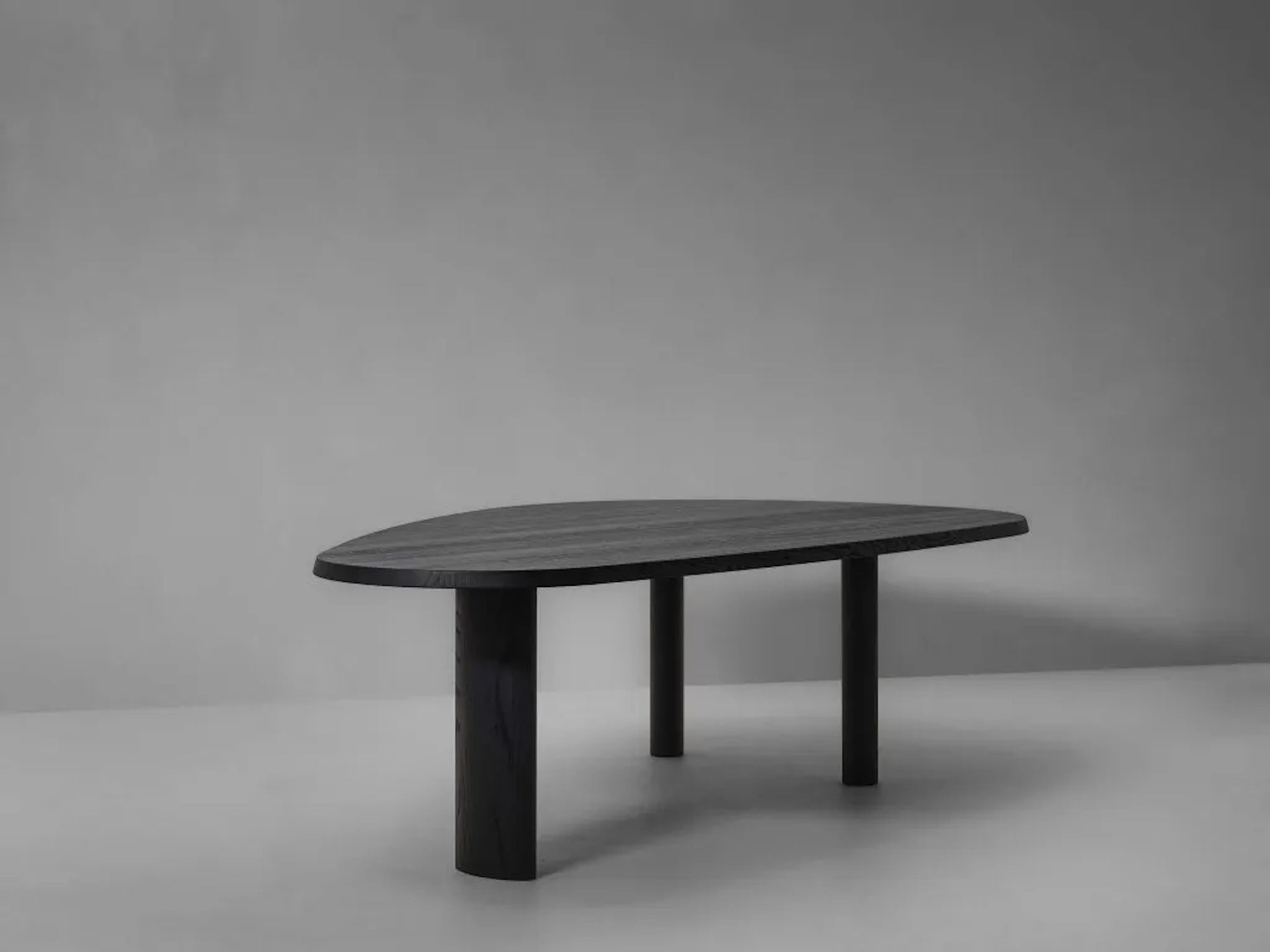 KEI DINING TABLE