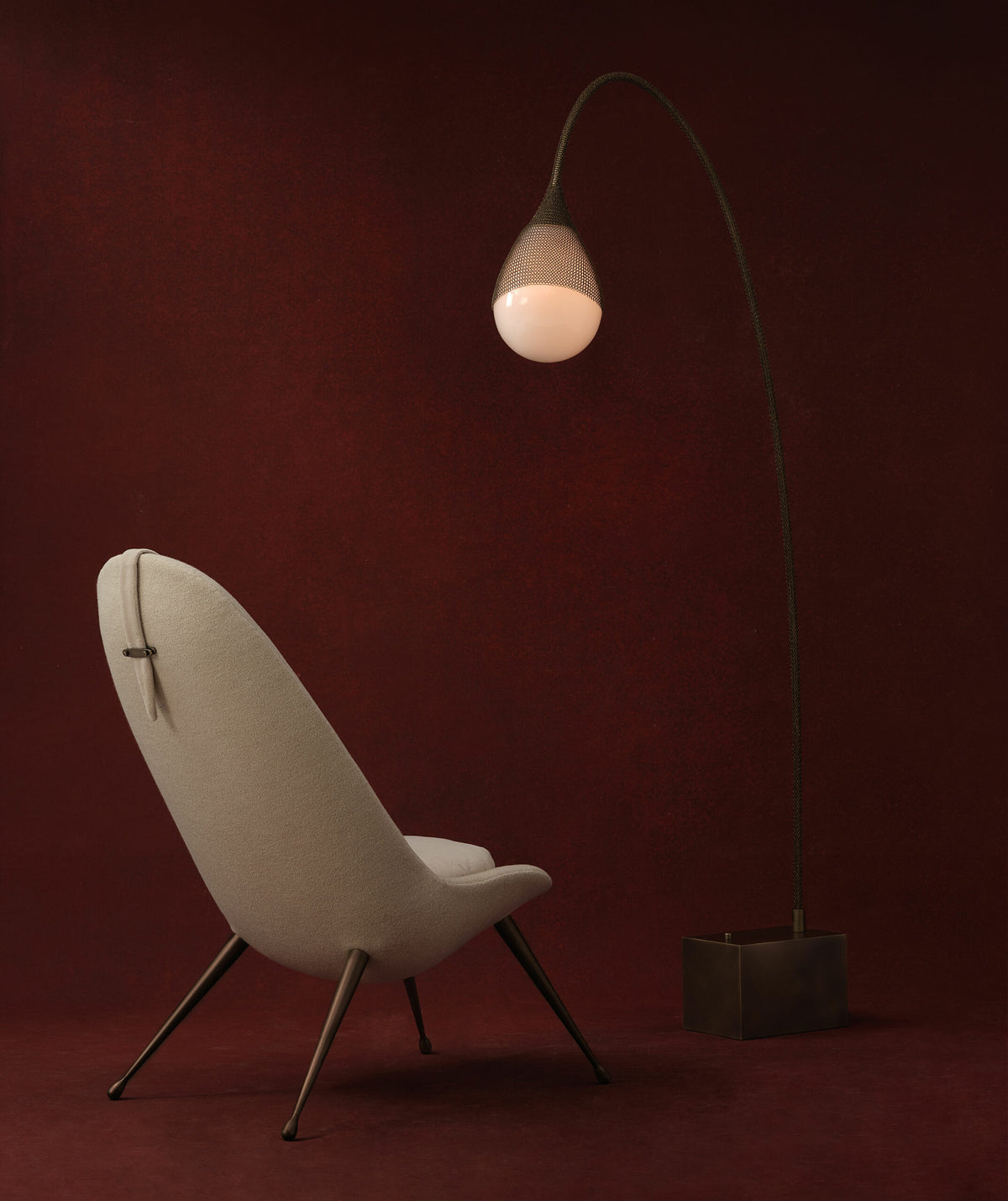 Pause Lounge Chair
