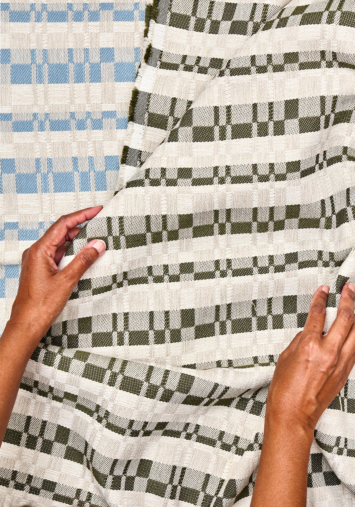Indoor-Outdoor Commune Shaker Plaid in Forest