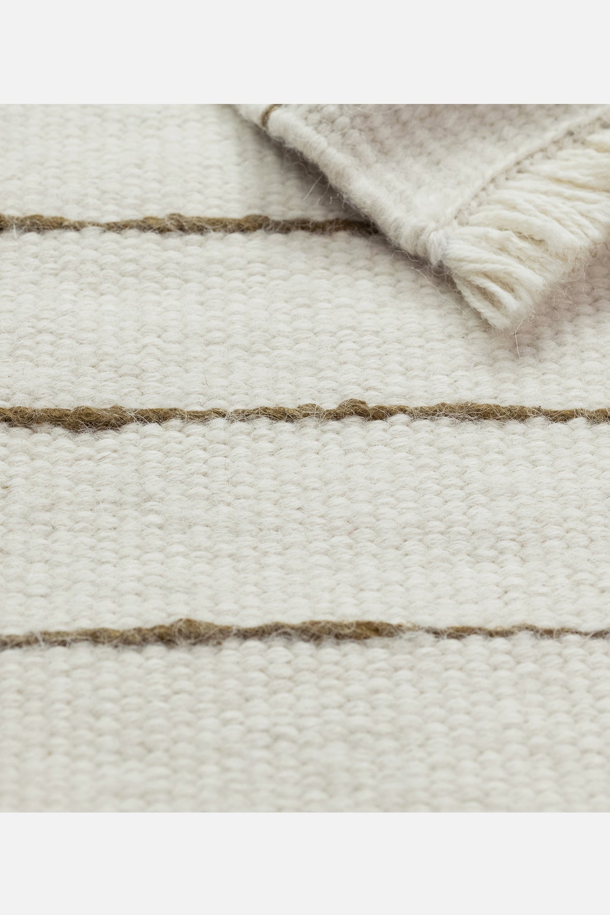 Lines in White Cognac
