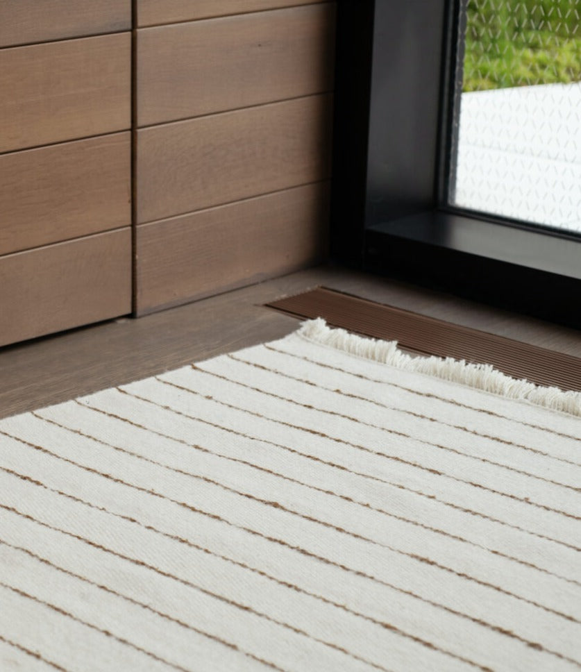 Lines in White Cognac