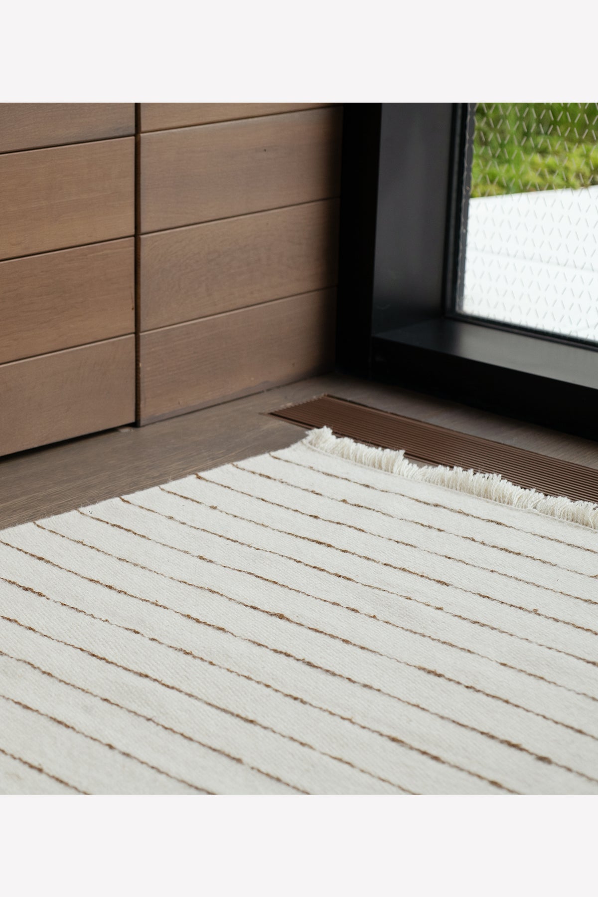 Lines in White Cognac