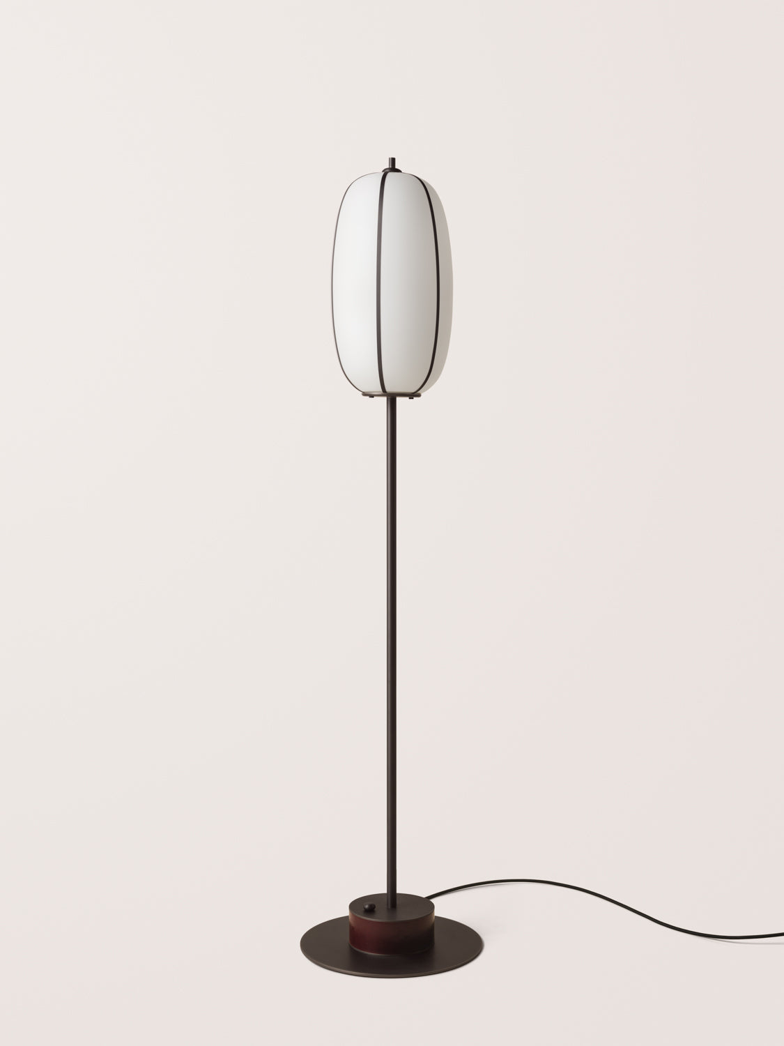 Rib Floor Lamp – Capsule