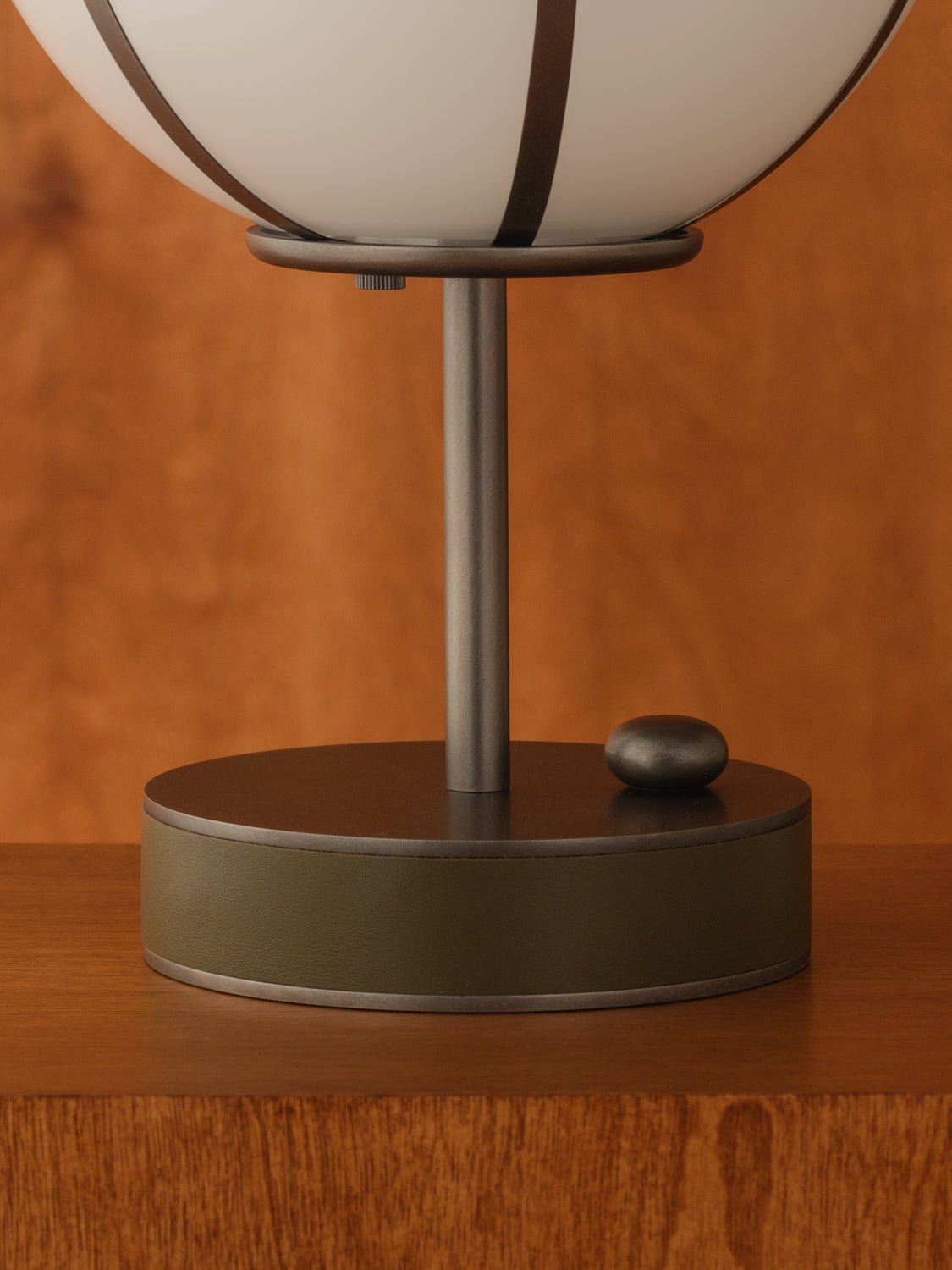 Rib Table Lamp – Sphere