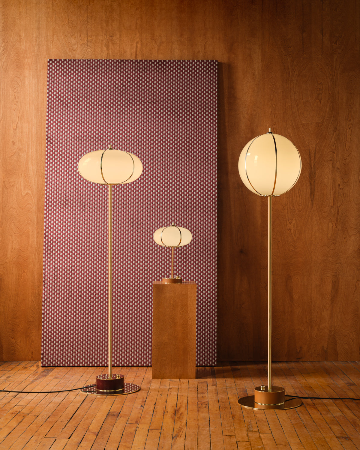 Rib Floor Lamp – Sphere