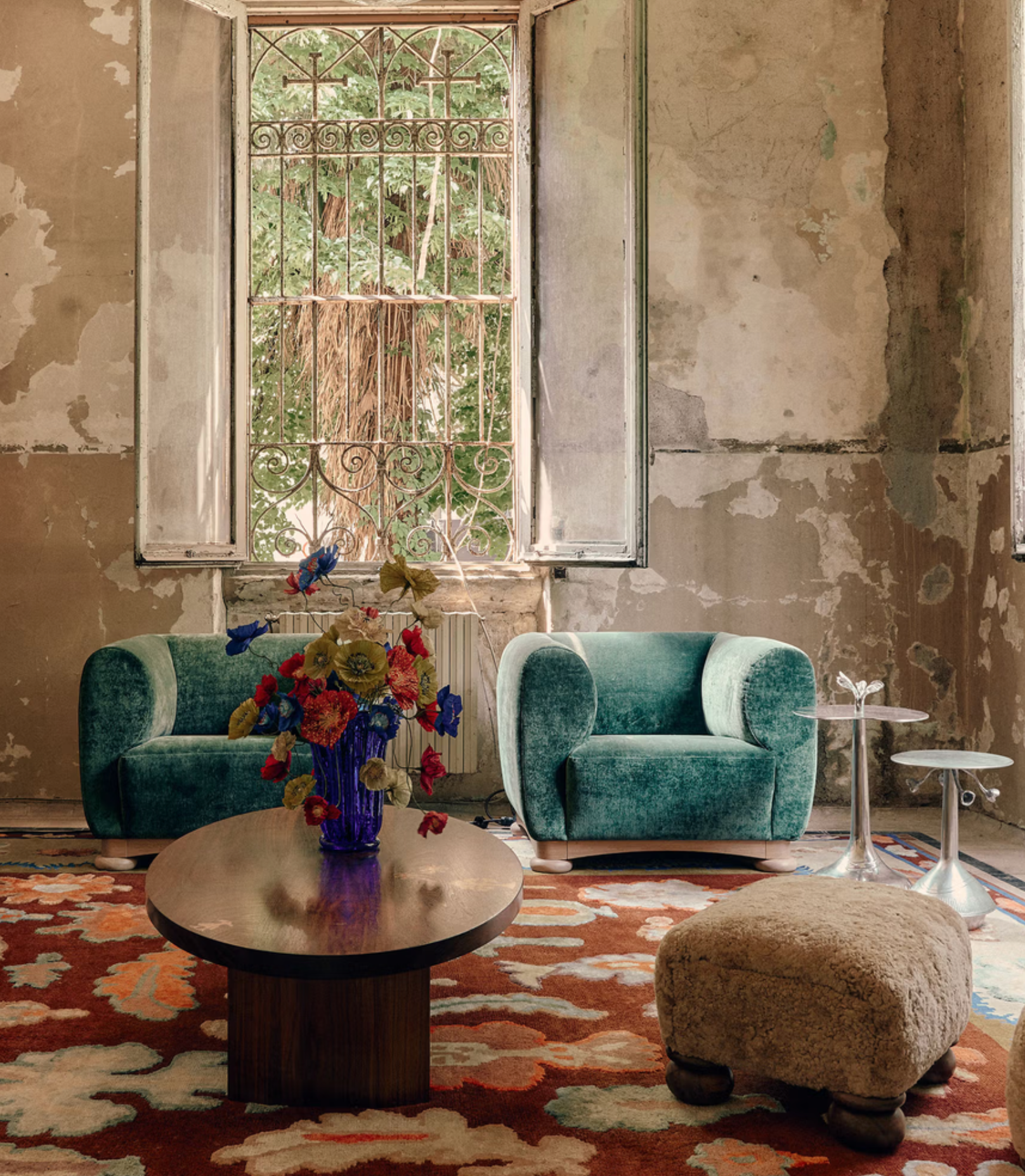 Ivo Armchair