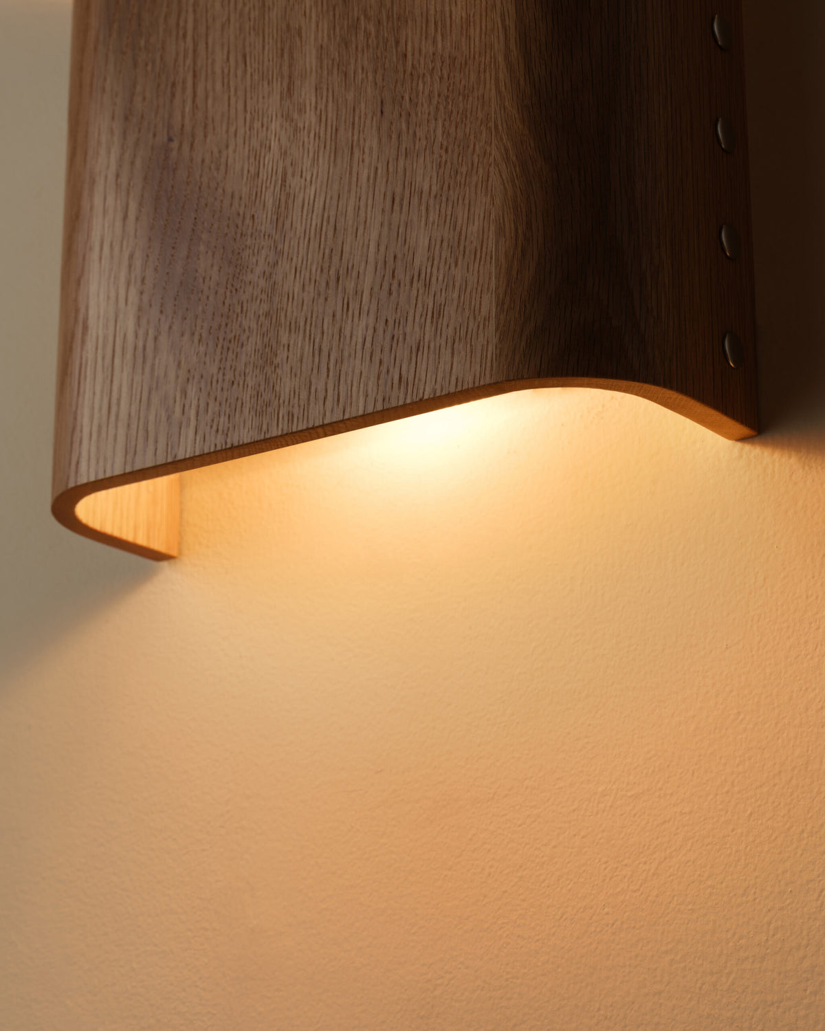 Stud Sconce – Curved 1