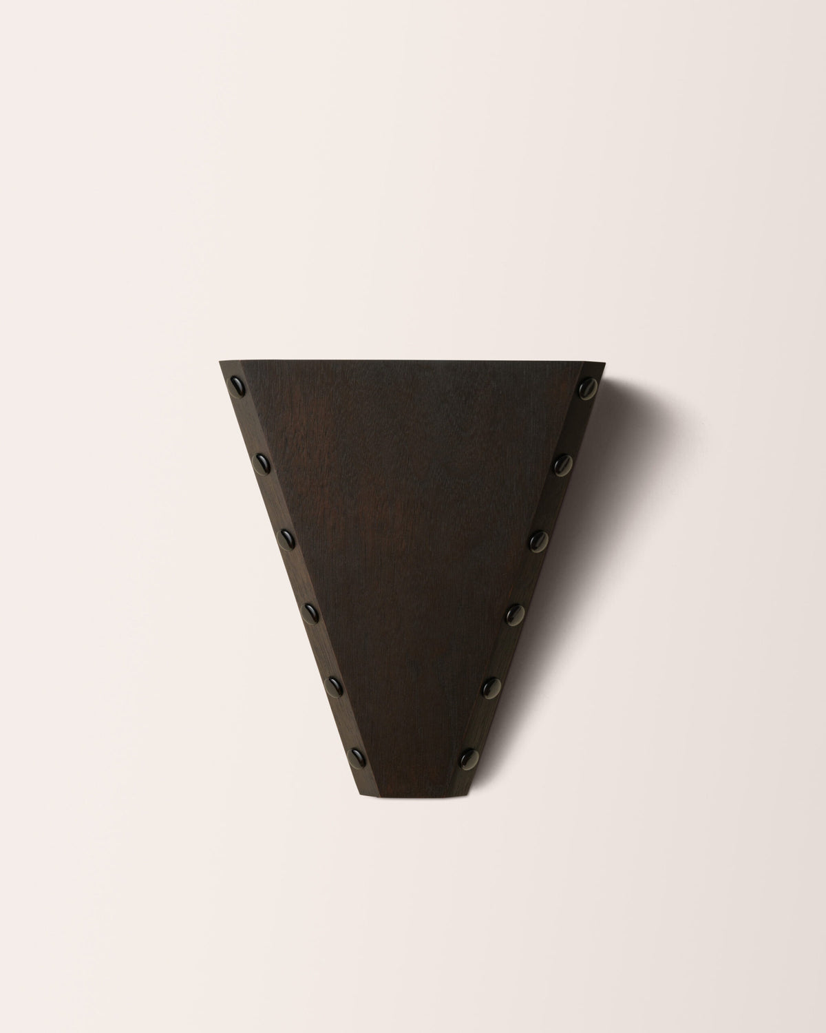 Stud Sconce – Pyramid 1 Large