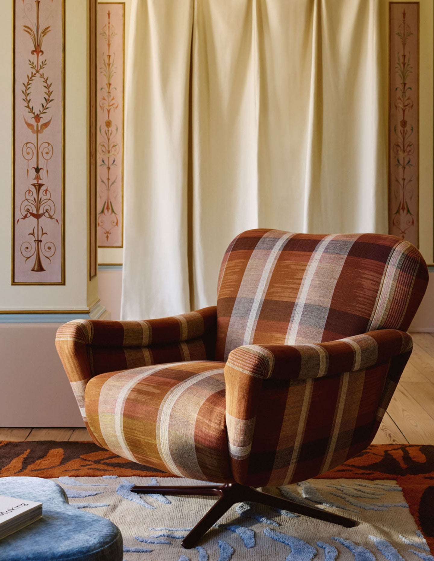 The Topi Swivel Chair
