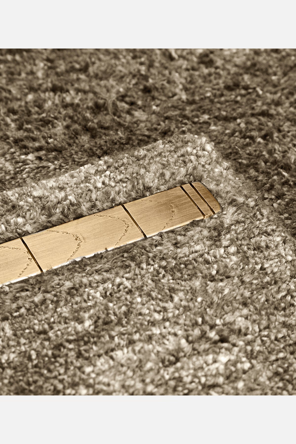 Two Bar in Tan