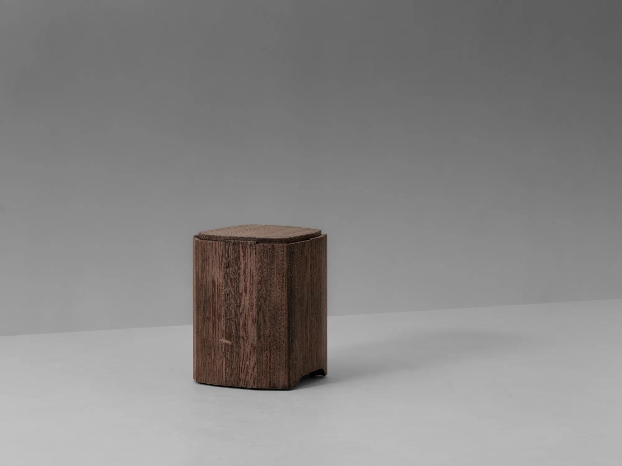 CAIRN SIDE TABLE O