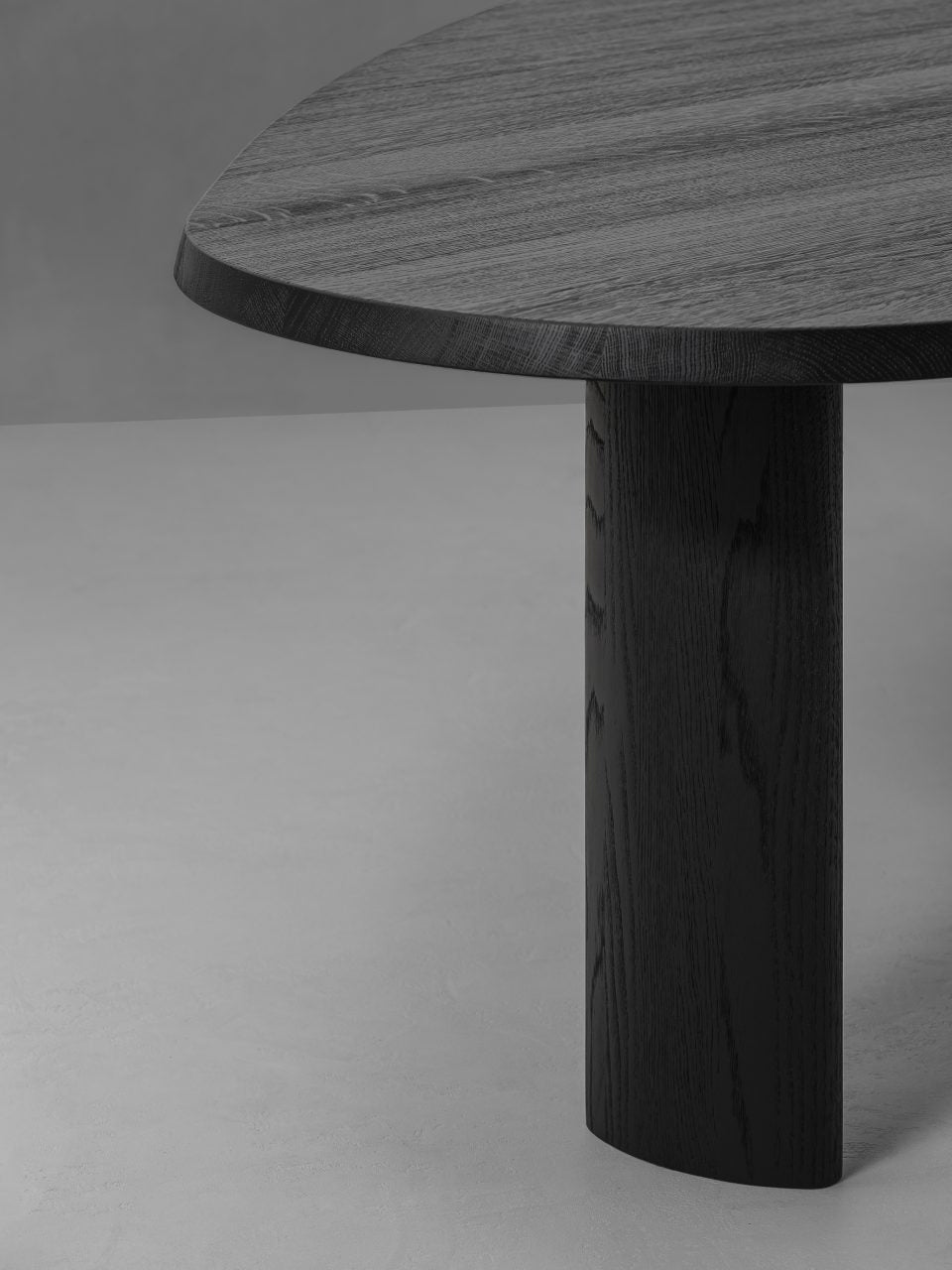 KEI DINING TABLE