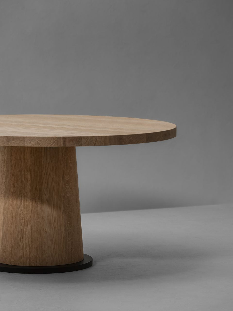 KOPS DINING TABLE ROUND ONE