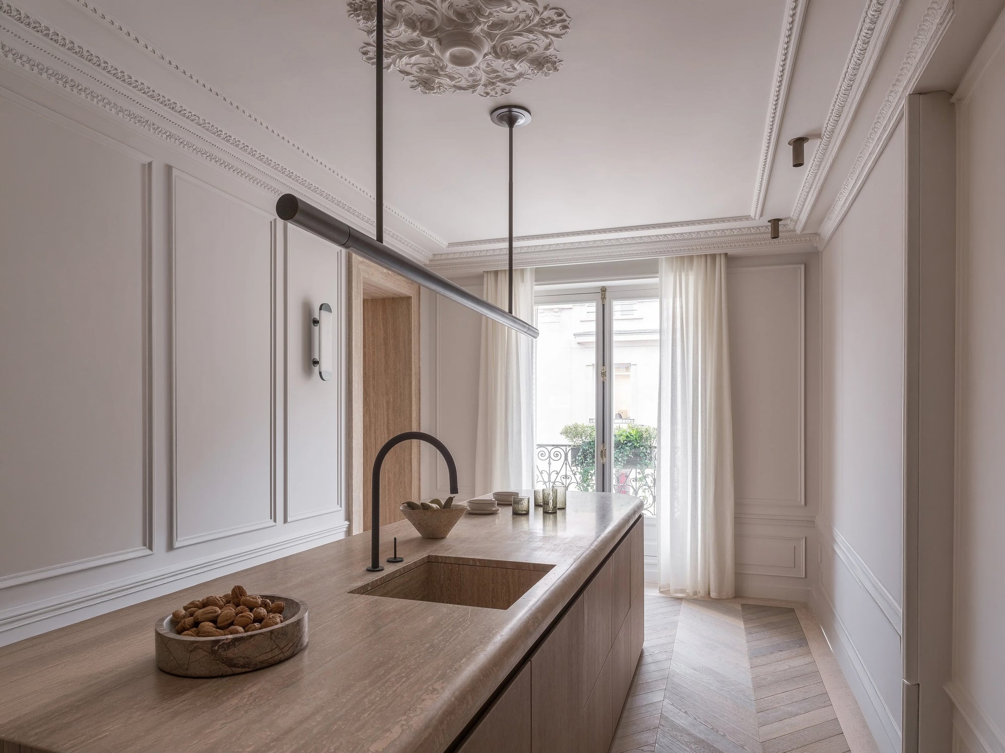 TUBE PENDANT LIGHT