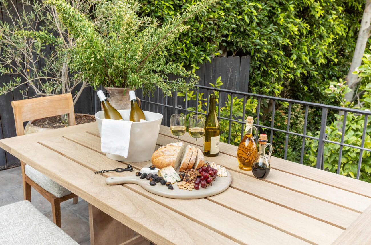 SUSSEX OUTDOOR DINING BENCH