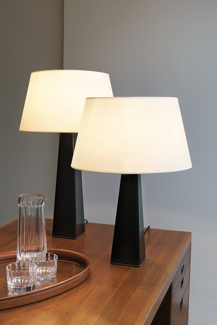 LEATHER TABLE LAMP